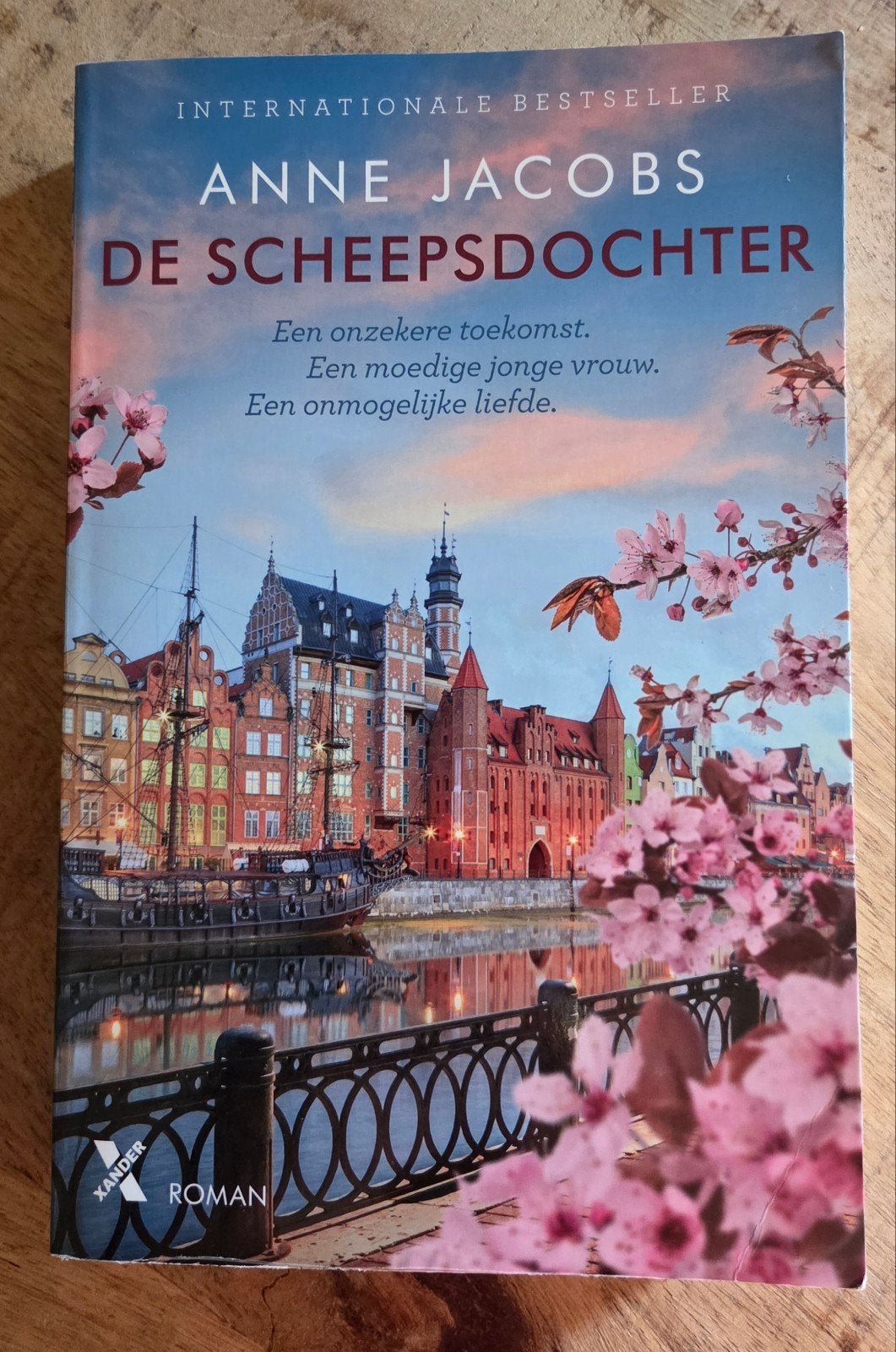 Anne Jacobs - De scheepsdochter, Ophalen of Verzenden, Zo goed als nieuw, Anne Jacobs
