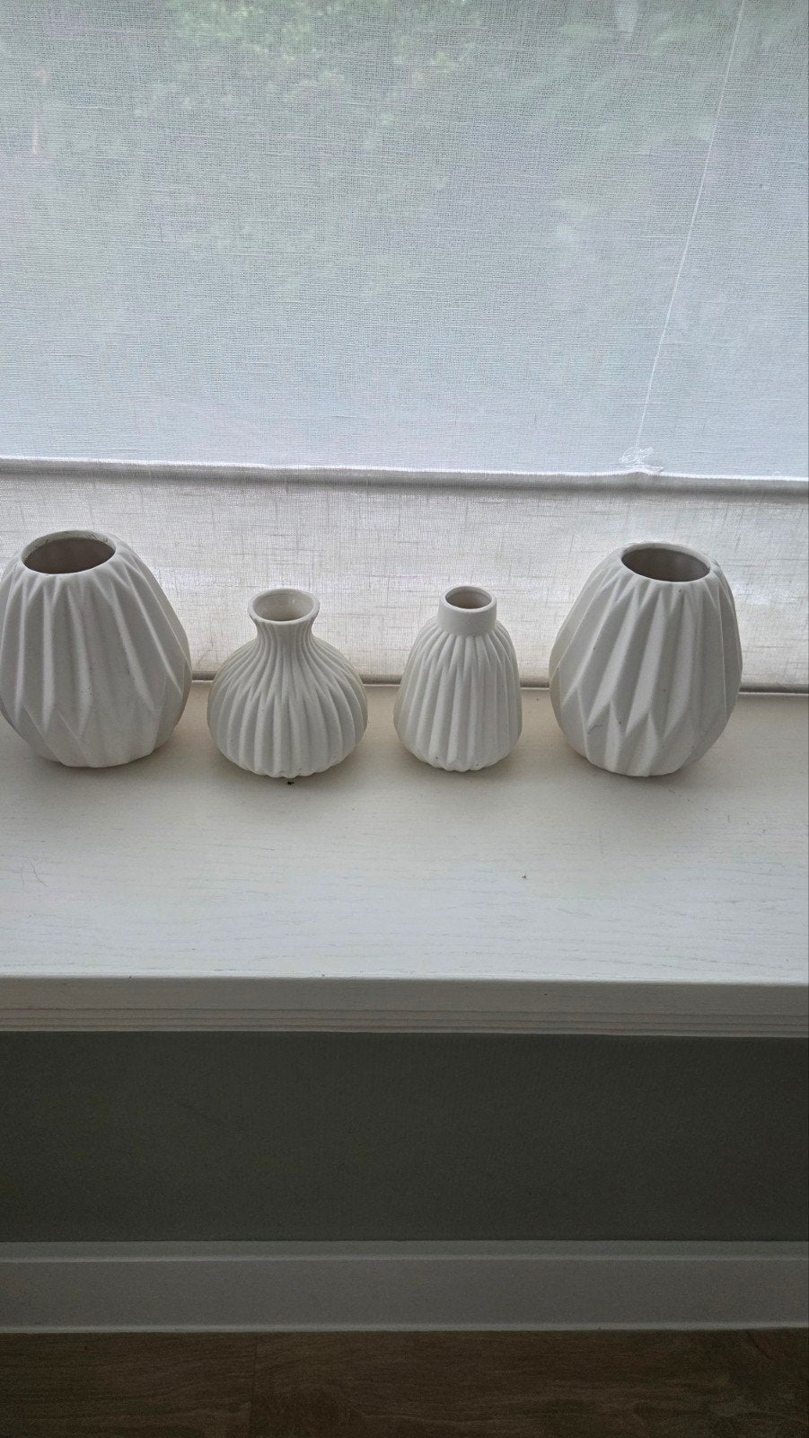 Set van 4 leuke witte vaasjes met patroon, Ophalen of Verzenden