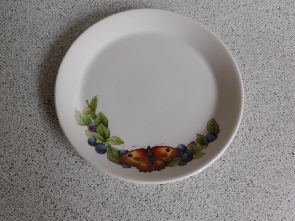 Bord 16,5 cm. Bosbes Bosvruchten Wedgwood Marjolein Bastin, Huis en Inrichting, Keuken | Servies, Ophalen of Verzenden, Zo goed als nieuw