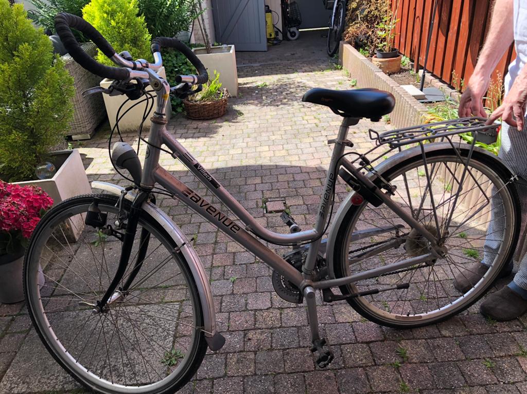 Fiets Avenue Villach zilverkleur. Lage damesmaat, Overige merken, Gebruikt, Velgrem, Versnellingen