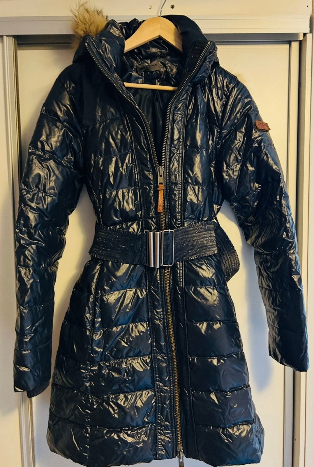 Donkerblauw gewatteerde Moscow jas met bontkraag en riem, Kleding | Dames, Ophalen of Verzenden, Gedragen, Maat 38/40 (M), Blauw