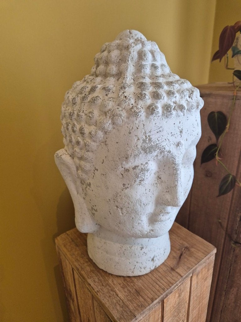 Elegant decoratief boeddha sculptuur ( steen/beton ), Gebruikt, Steen/keramiek, 33 cm, Ophalen of Verzenden