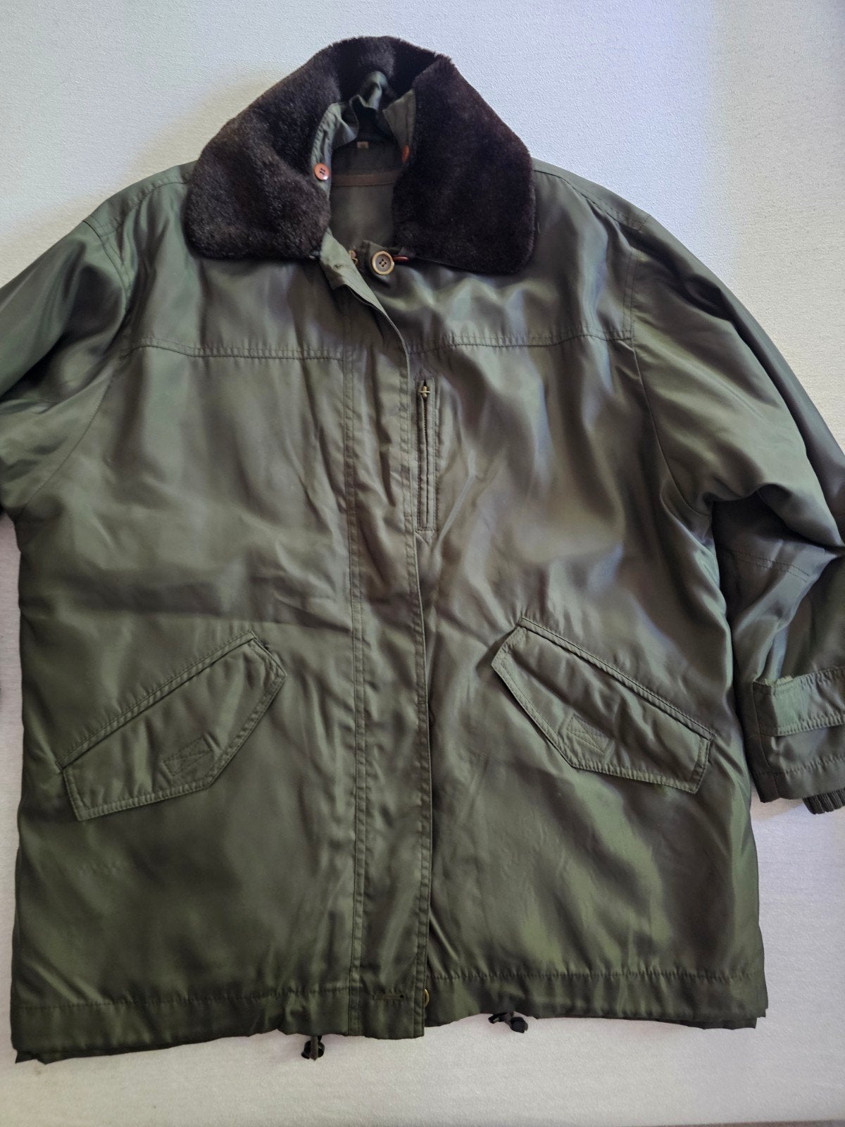 Maura jas maat 36 (S) groen met bontkraag, Kleding | Dames, Jassen | Winter, Ophalen of Verzenden, Zo goed als nieuw, Maat 36 (S)