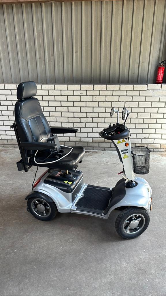 Goed werkende nette scootmobiel Praticomfort, Ophalen, Gebruikt