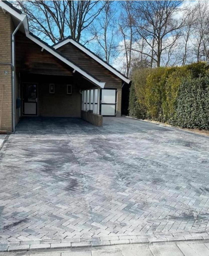 Stratenmaker gezocht?, Ophalen, Beton, Terrastegels