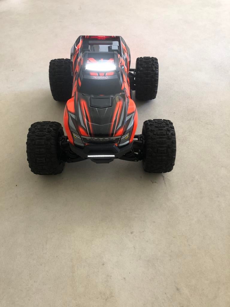 Traxxas mini max, Hobby en Vrije tijd, Modelbouw | Radiografisch | Auto's, Ophalen of Verzenden, Zo goed als nieuw