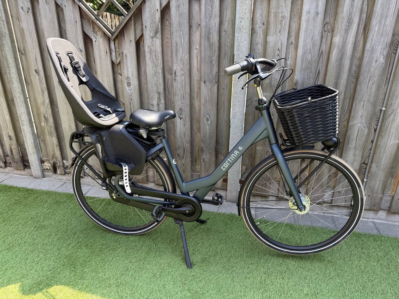 Cortina Common Family fiets met Thule achterzitje en mand, (Extra) lage instap, Zo goed als nieuw, 50 tot 53 cm, Schijfrem
