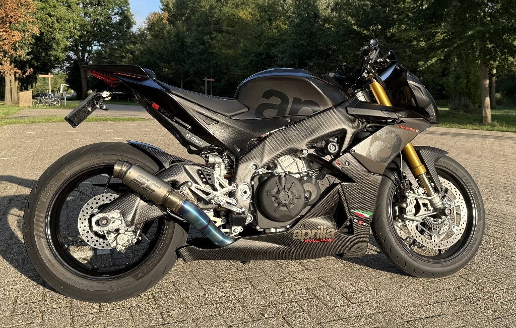 Aprilia Tuono 1100 V4 Factory 2020 - Dark Thunder, 4 cilinders, Motorrijbewijs A, Gebruikt, Particulier