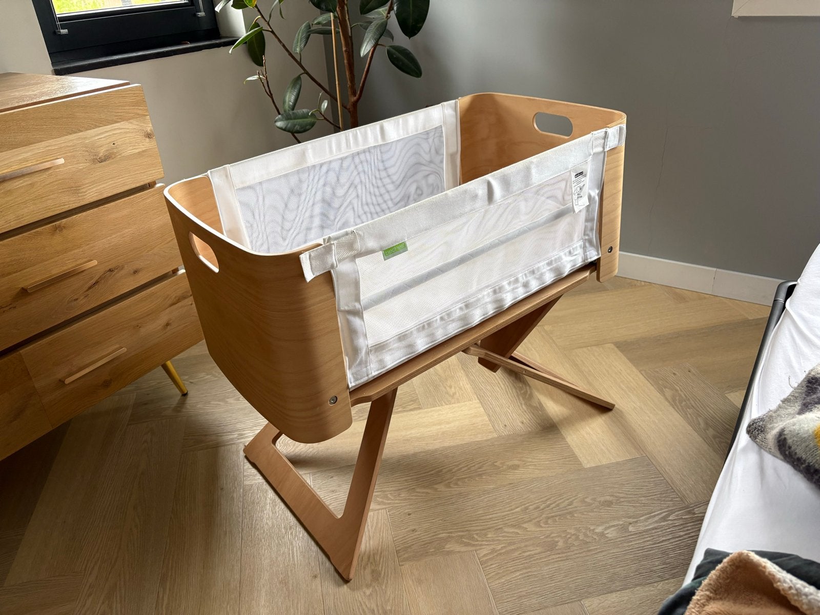 Bednest Co-Sleeper Wieg met matrasje en airosleep topper, Ophalen, Zo goed als nieuw, Wieg