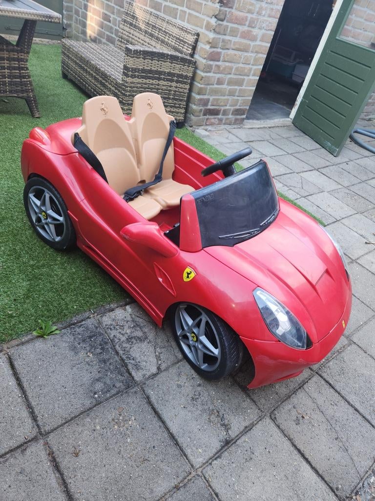 Accu auto Ferrari voor kinderen, Ophalen