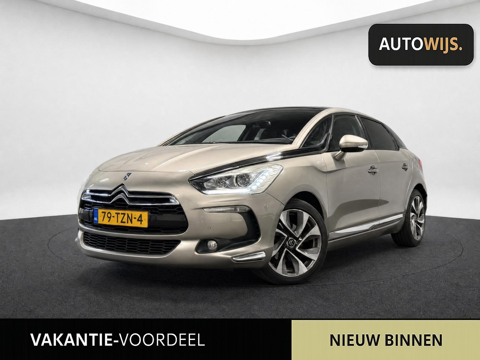 Citroen DS5 1.6 THP So Chic|AUT|NL AUTO|KEYLESS|ALCANTARA|XE, Auto's, Citroën, Gebruikt, Zwart, 1395 kg, Hatchback