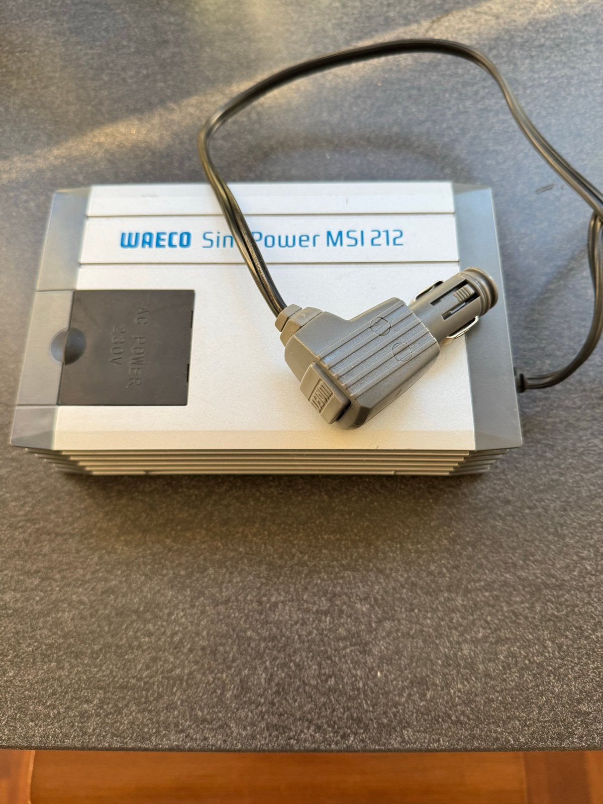 Waeco SinePower MSI 212 Pure Sinus Omvormer 150W, Ophalen of Verzenden, Zo goed als nieuw