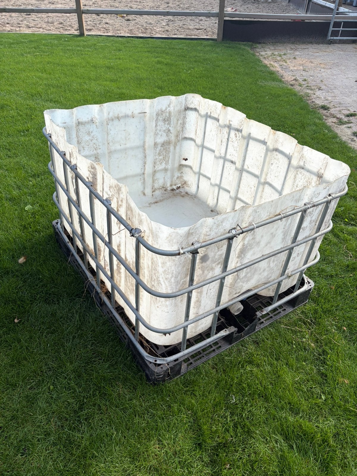 Grote kunststof bak / hooiruif / slowfeeder voor paarden, Dieren en Toebehoren