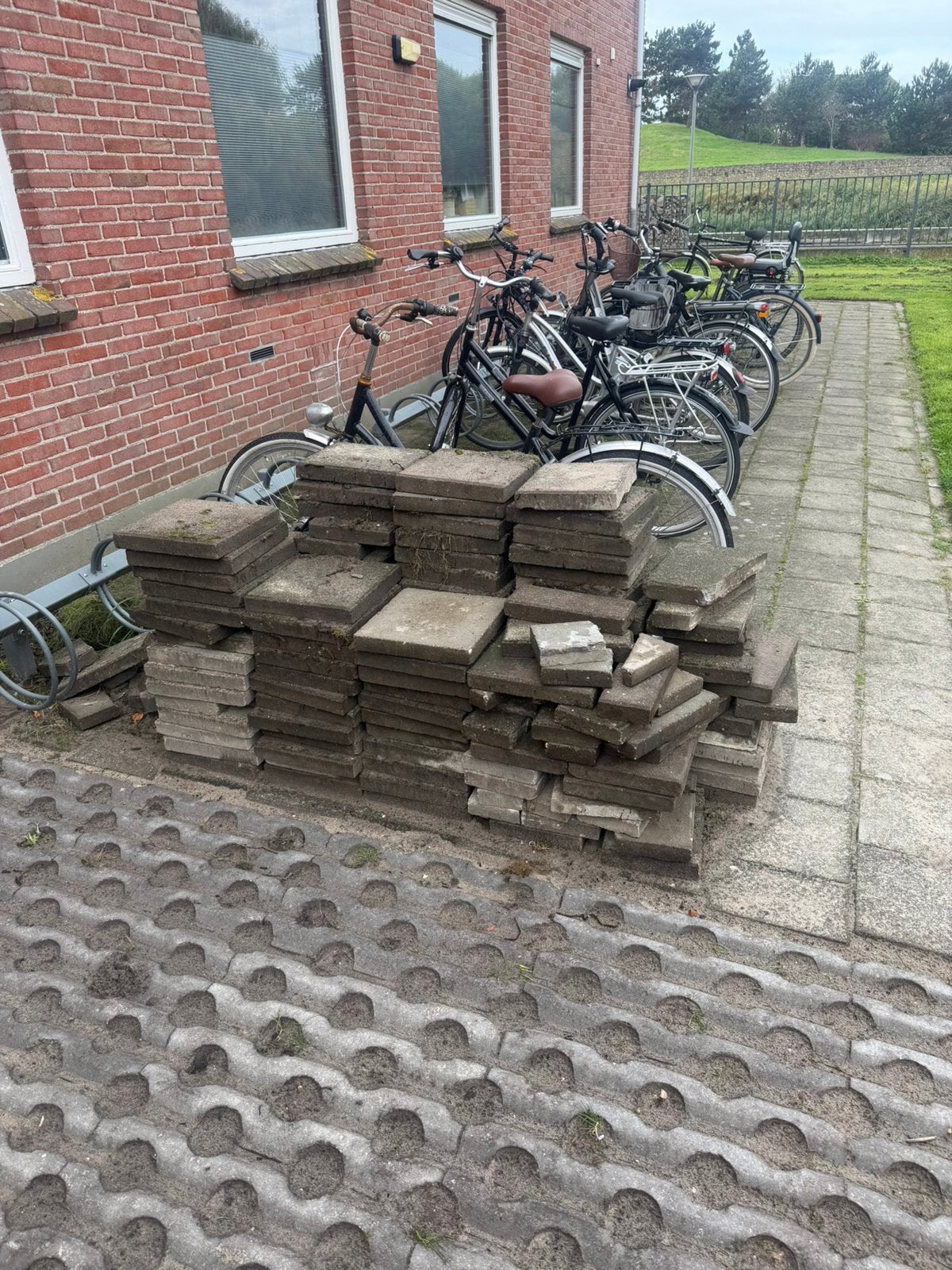 Gratis op te halen, Ophalen, Zo goed als nieuw, Beton, Terrastegels