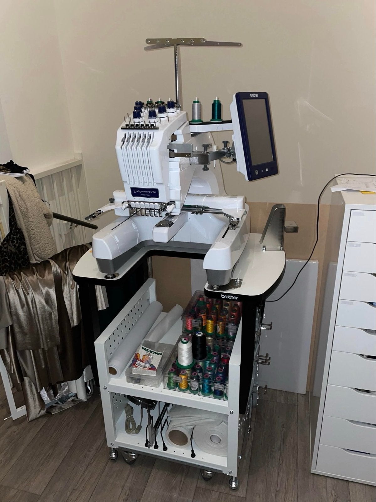Brother PR670E Borduurmachine Complete Set - Z.G.A.N., Ophalen, Industrieel, Brother, Naaimachine