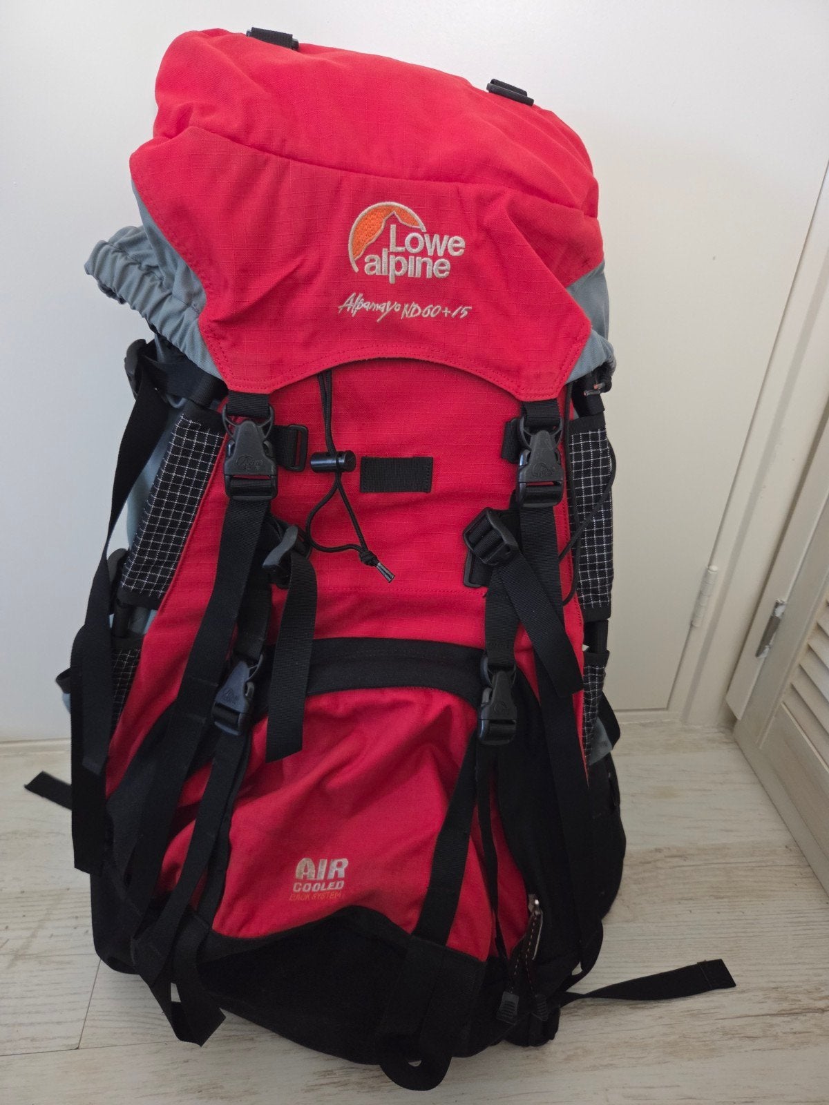 Grote Lowe Alpine trekkers rugzak met regenhoes, Sport en Fitness, Ophalen, Gebruikt, Rugzak