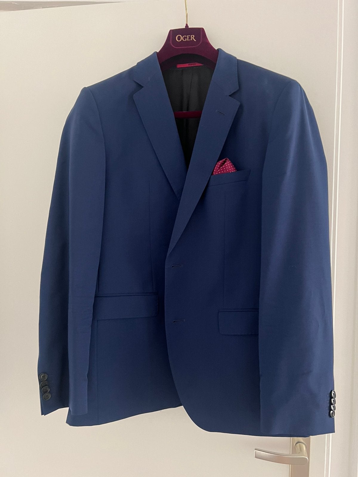 HUGO (Hugo Boss) tweedelig pak, Kleding | Heren, Kostuums en Colberts, Ophalen of Verzenden, Zo goed als nieuw, Blauw