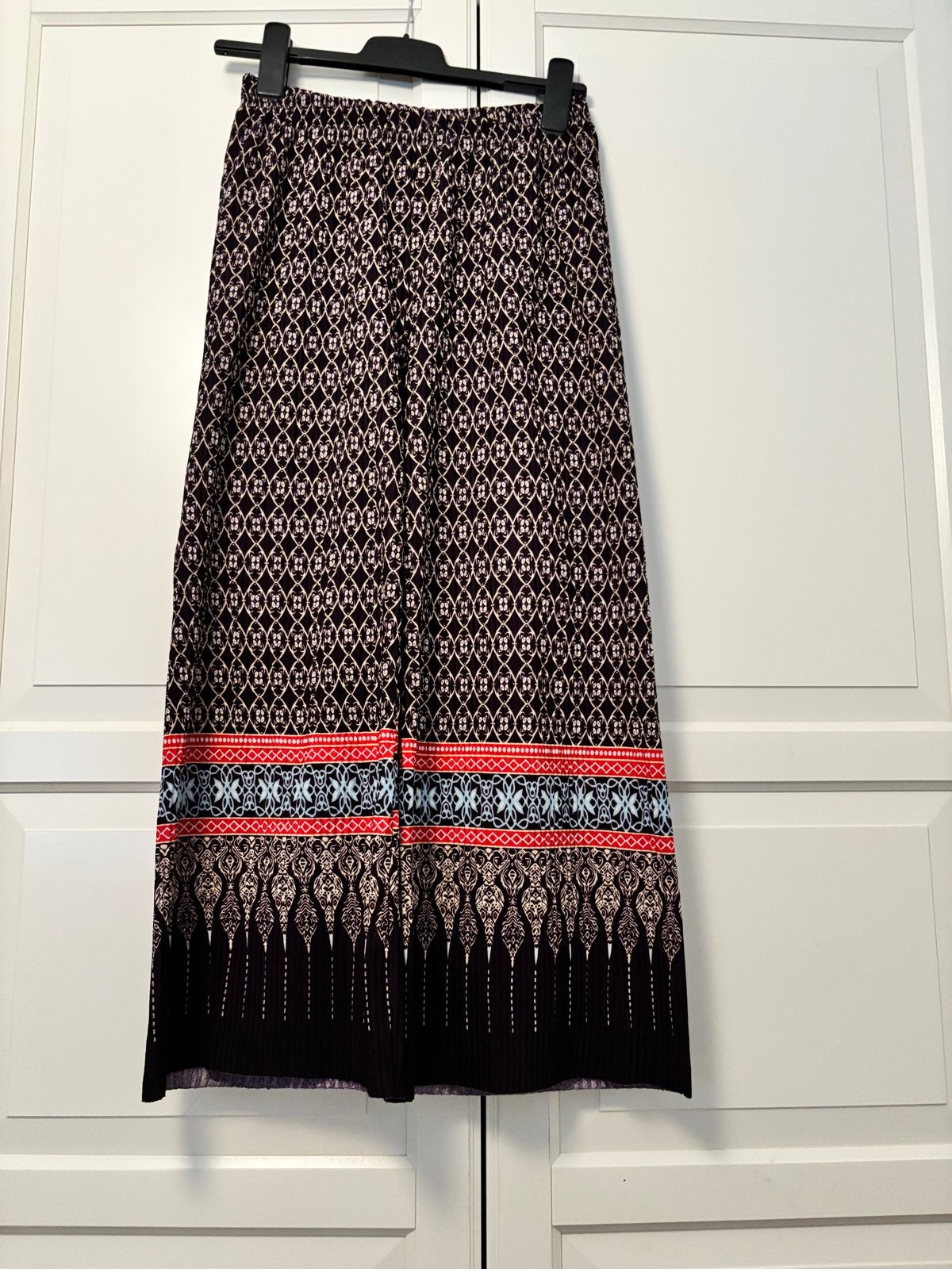 Paarse broek met etnische print en wijde pijpen, Maat 38/40 (M), Zwart, Ophalen of Verzenden, Zo goed als nieuw
