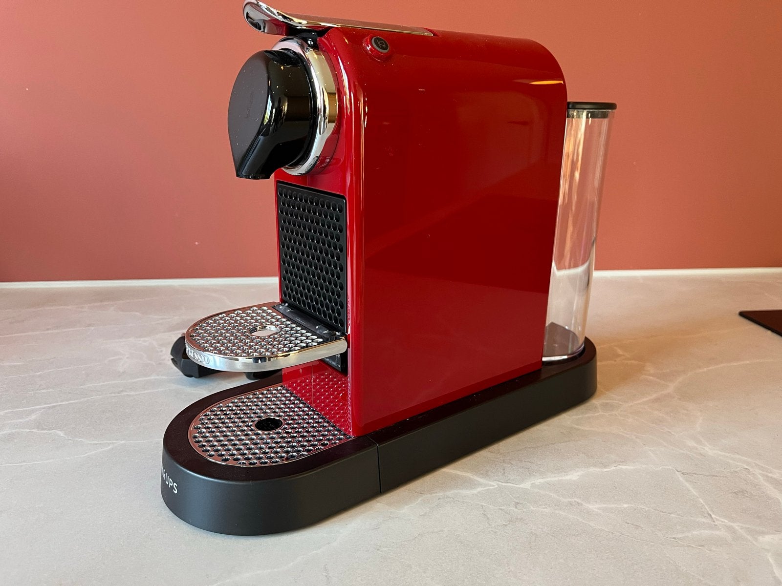 Nespresso Krups koffiezetapparaat rood, Witgoed en Apparatuur, Koffiezetapparaten, Ophalen, Gebruikt, Espresso apparaat, 1 kopje