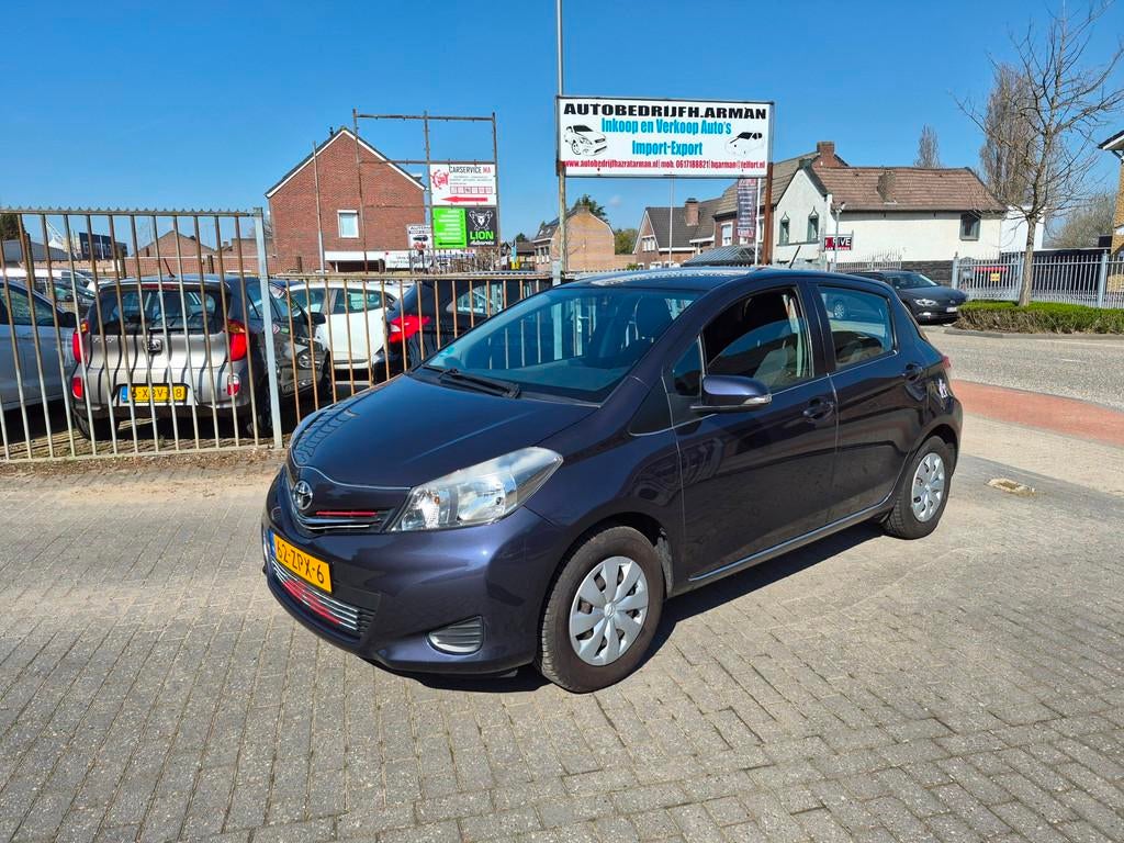 Toyota Yaris 1.0 VVT-i Aspiration, Auto's, Toyota, 750 kg, Blauw, Origineel Nederlands, Bedrijf