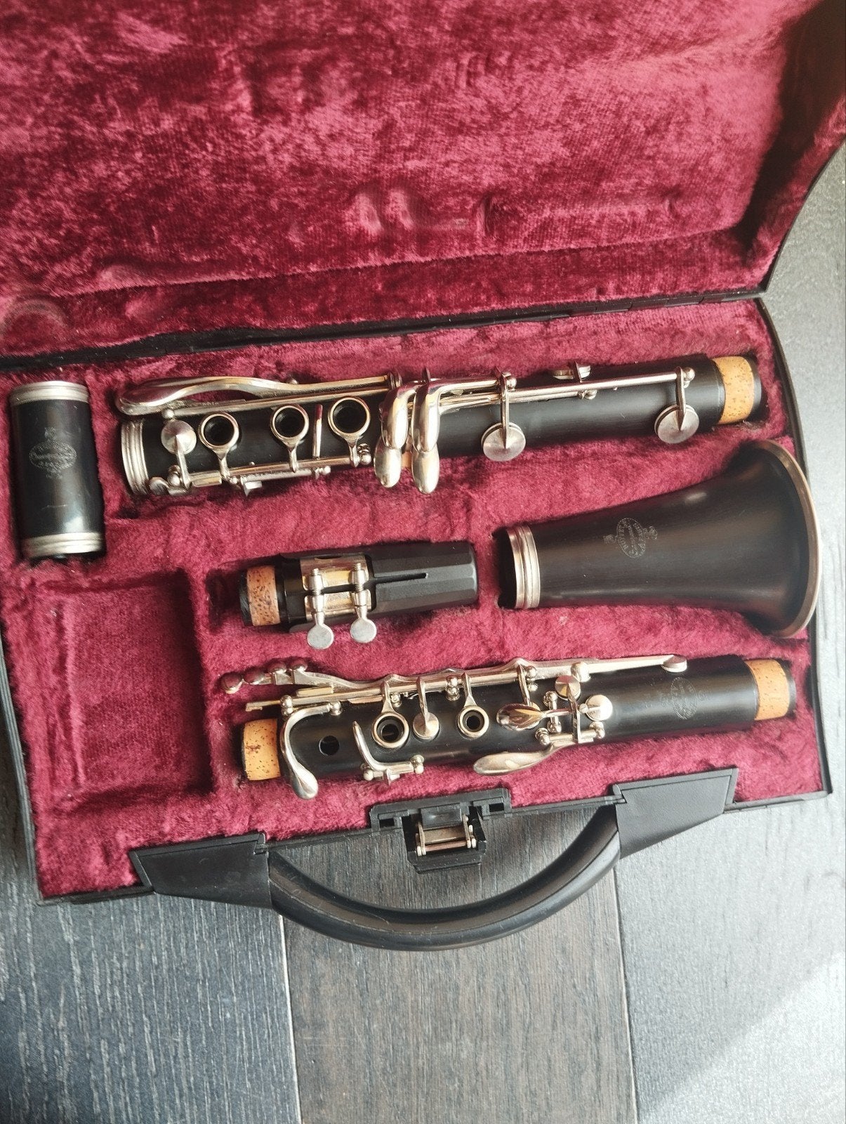 Buffet Crampon B12 speelt als nieuw, Muziek en Instrumenten, Blaasinstrumenten | Klarinetten, Kunststof, Zo goed als nieuw, Met koffer