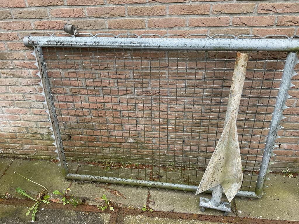Gegalvaniseerd hekwerk met poort en palen, Doe-het-zelf en Verbouw, Steigers, Ophalen of Verzenden, Overige typen, Minder dan 2 meter