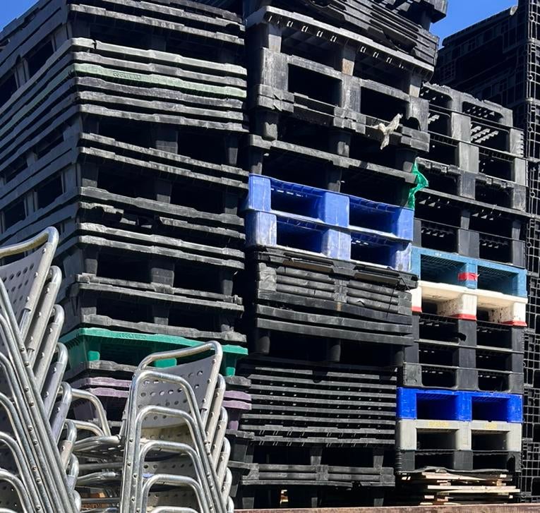 Kunststof pallets, Ophalen of Verzenden, Zo goed als nieuw, Pallet, Minder dan 200 cm