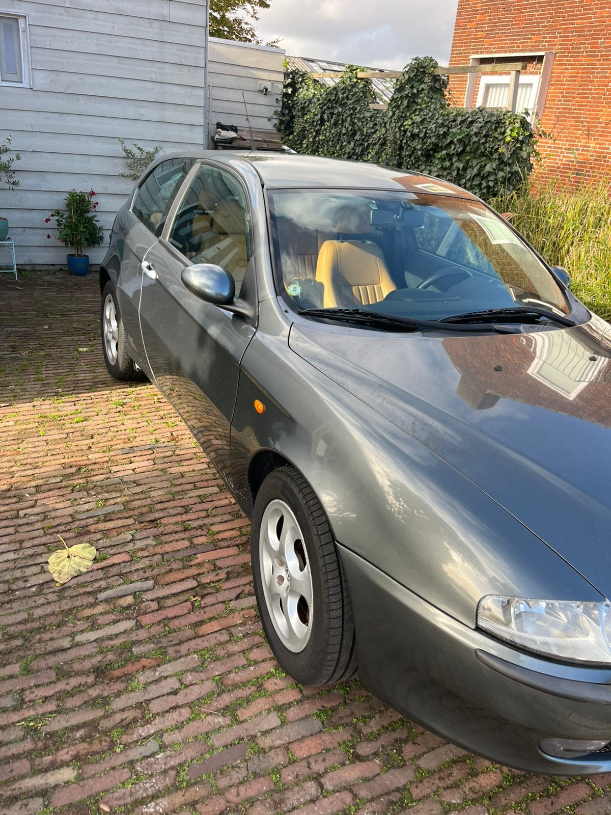 Alfa Romeo 147 1.6 T.spark 16V 88KW 3DR 2003 Grijs, Auto's, Voorwielaandrijving, 4 cilinders, 400 kg, Origineel Nederlands