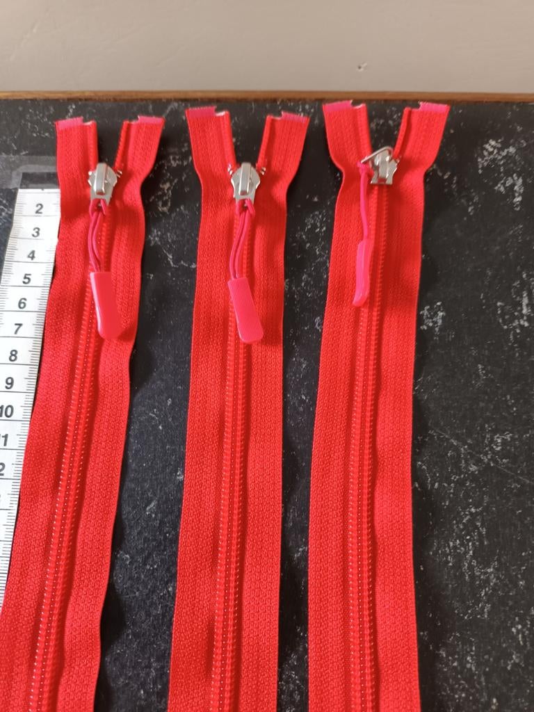 Rits deelbaar YKk 70 cm rood, nieuw, Hobby en Vrije tijd, Naaien en Fournituren, Ophalen of Verzenden, Nieuw, Rits of Sluiting