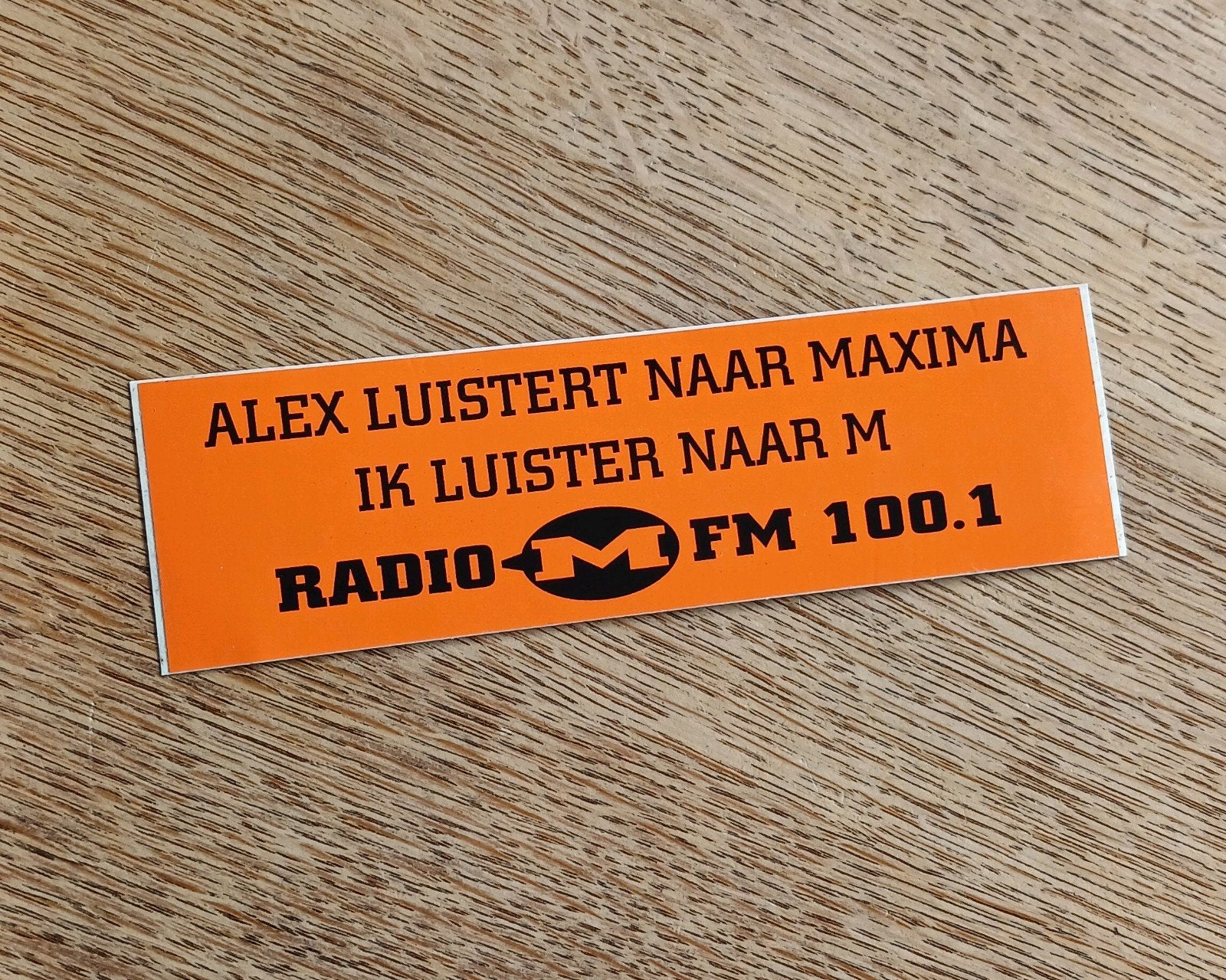 Sticker Ik luister naar M, radio omroep fm 100.1, Ophalen of Verzenden