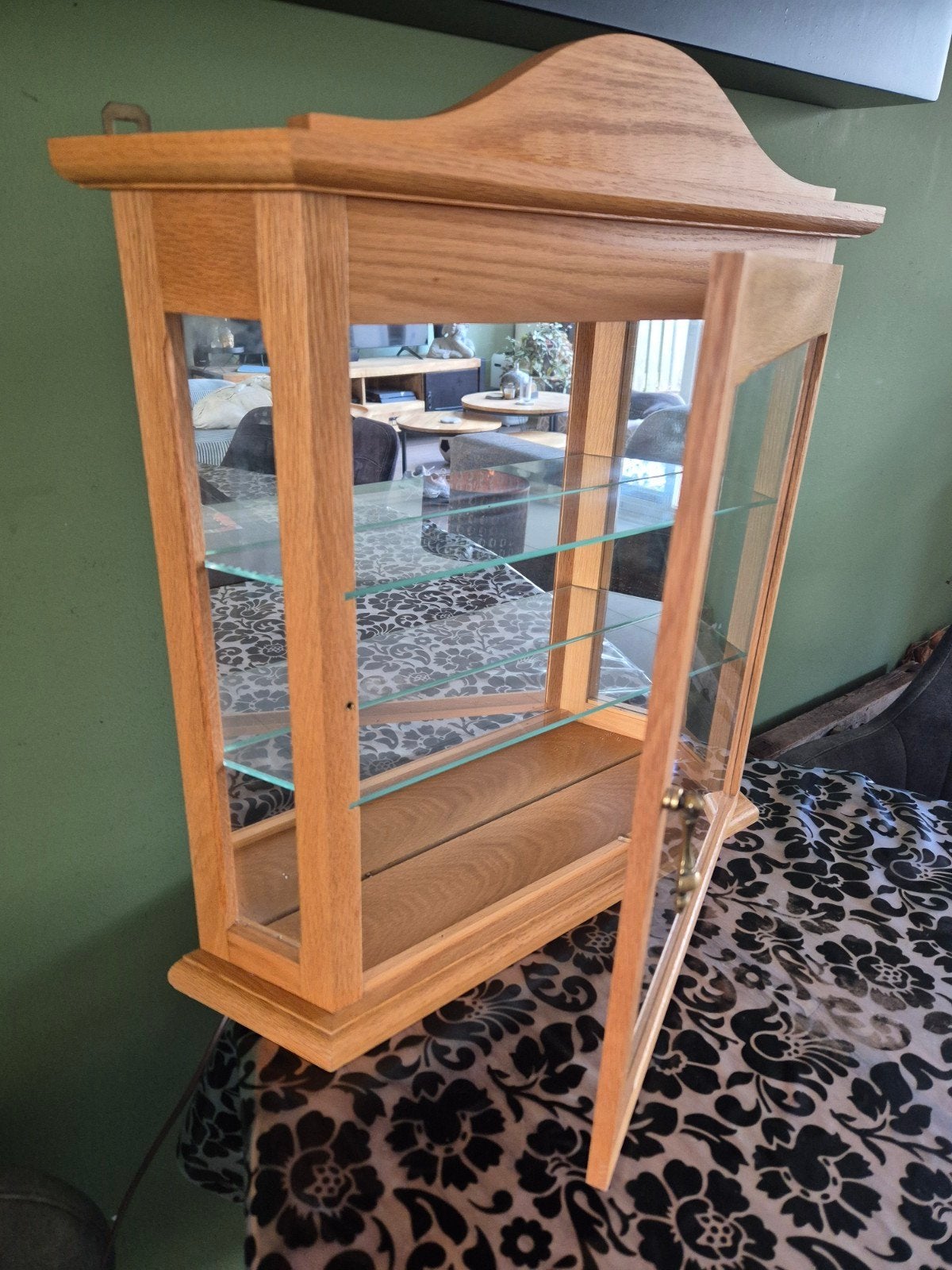 Eikenhouten wandvitrinekast met verlichting, Huis en Inrichting, Ophalen, Minder dan 50 cm, Eikenhout, Minder dan 25 cm