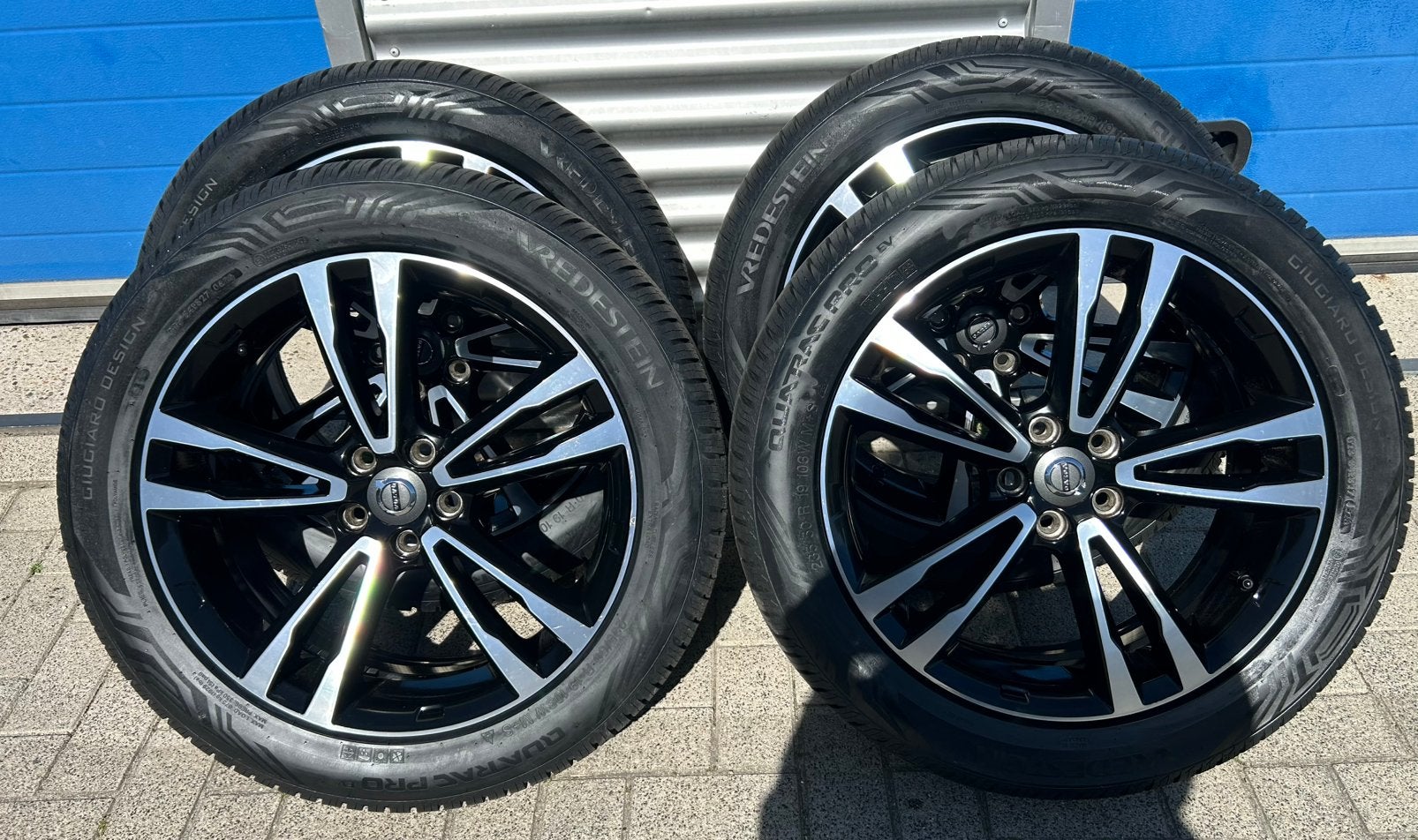 19 inch Volvo velgen 235-50-19 all season banden XC40,V90CC, Auto-onderdelen, Banden en Velgen, 19 inch, Gebruikt, Banden en Velgen