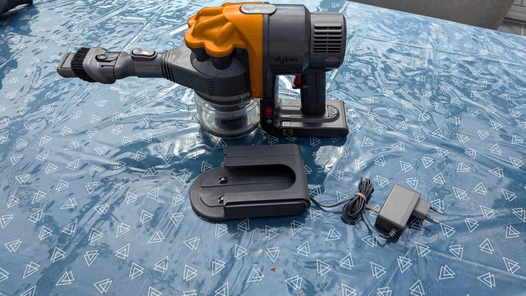 Dyson kleine hand stofzuiger op accu.  Perfect voor het klei, Ophalen of Verzenden
