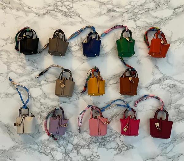 Bagcharms tassenhanger Hermes Birkin Kelly, Overige merken, Gebruikt, Ophalen of Verzenden, Roze