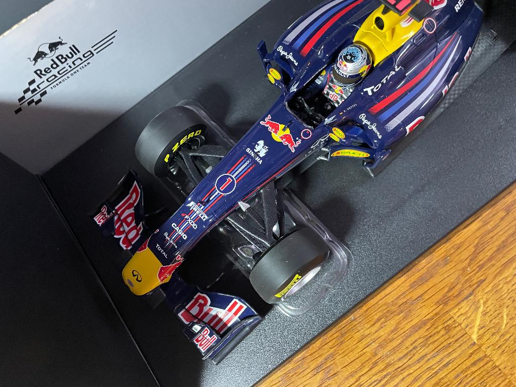Sebastian Vettel Minichamps 1:18 Red Bull Racing RB7 2011, Ophalen of Verzenden, Nieuw, Auto, MiniChamps
