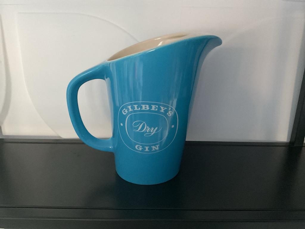 Blauwe Gilbey's Dry Gin kan, Ophalen of Verzenden