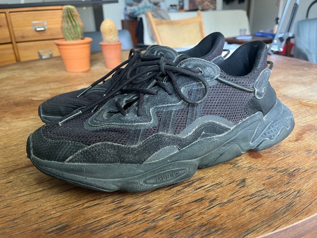 Adidas Ozweego Triple Zwaart - 44, Zwart, Ophalen of Verzenden, Sneakers of Gympen, Adidas