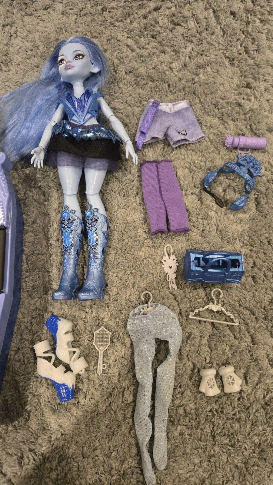 Monster High Isi Dawndancer pop met accessoires, Kinderen en Baby's, Speelgoed | Poppen, Ophalen, Zo goed als nieuw