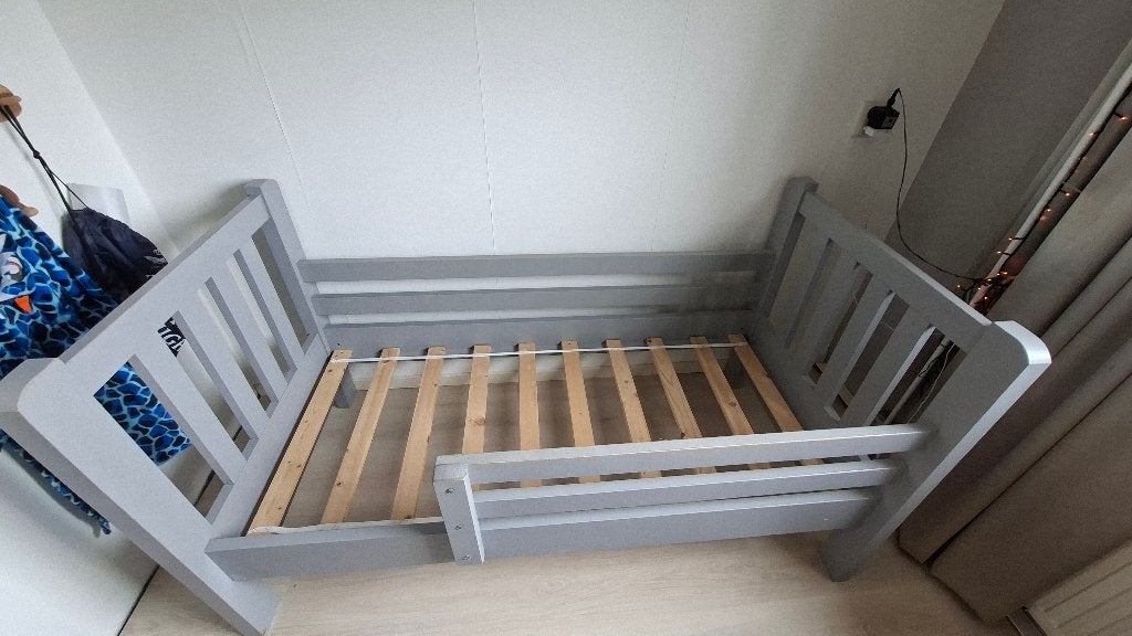 Mooi peuterbed Tim incl. lattenbodem en 2 opberglades, Ophalen, Gebruikt, 70 tot 85 cm, 140 tot 160 cm