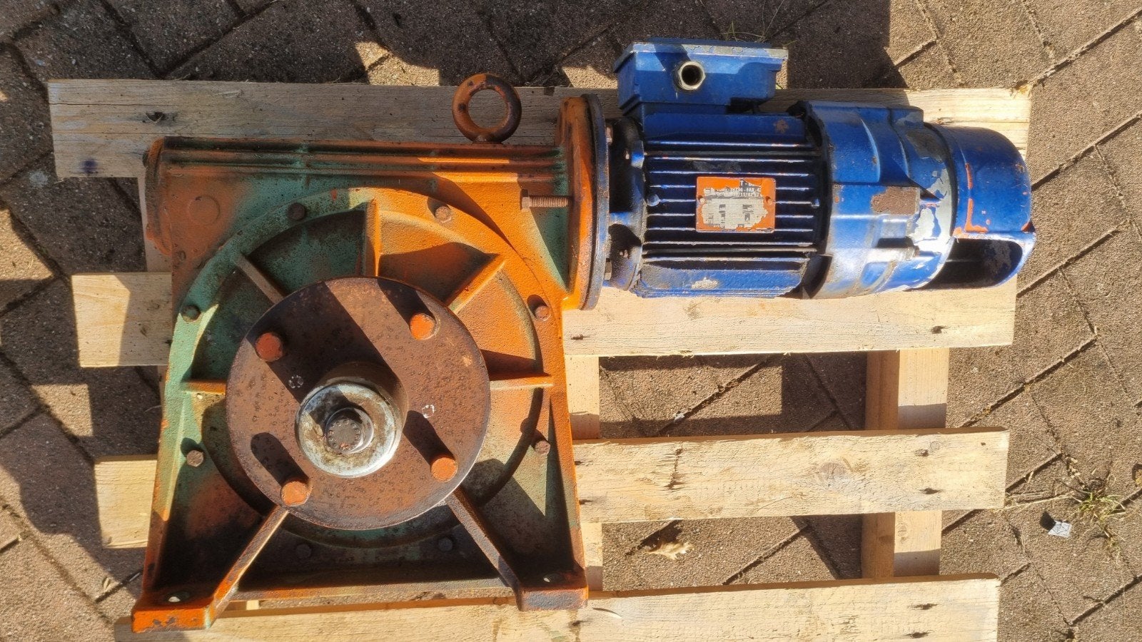 Arcomet loopkatmotor, Ophalen, Gebruikt
