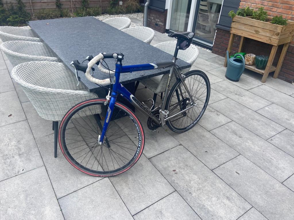 ≥ Racefiets gazelle vuelta tiagra maat 60 — Fietsen | Racefietsen ...
