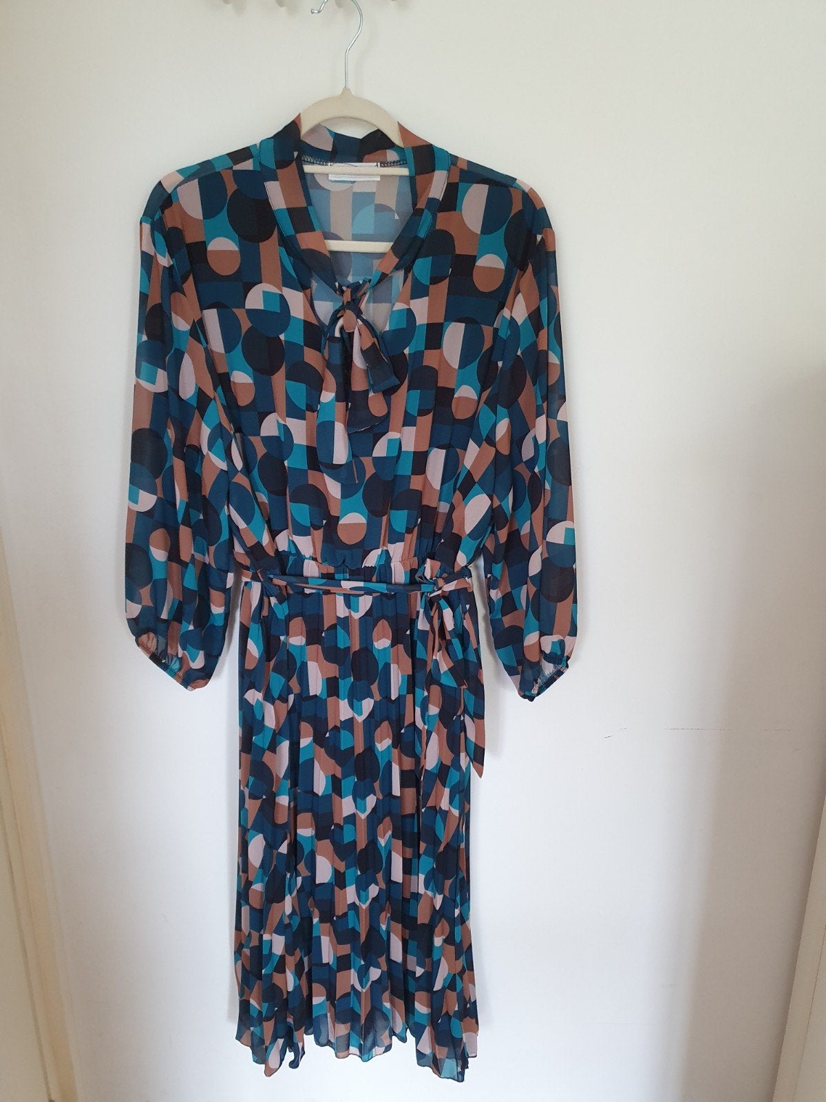 Paprika jurk met geometrische print en strikdetail Maat 6, Meerkleurig, Maat 46/48 (XL) of groter, Ophalen of Verzenden, Zo goed als nieuw