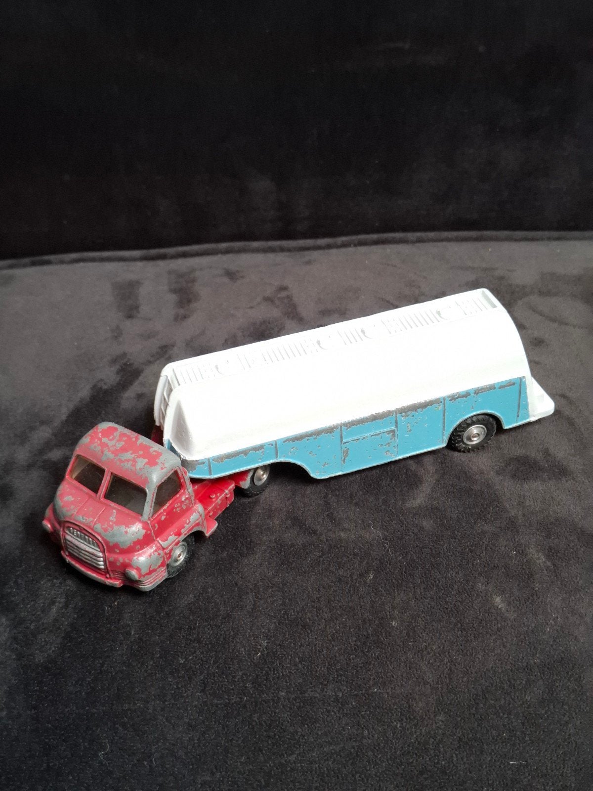 Corgi Toys Bedford Tractor Major Milk Tanker Opknapper, Ophalen of Verzenden