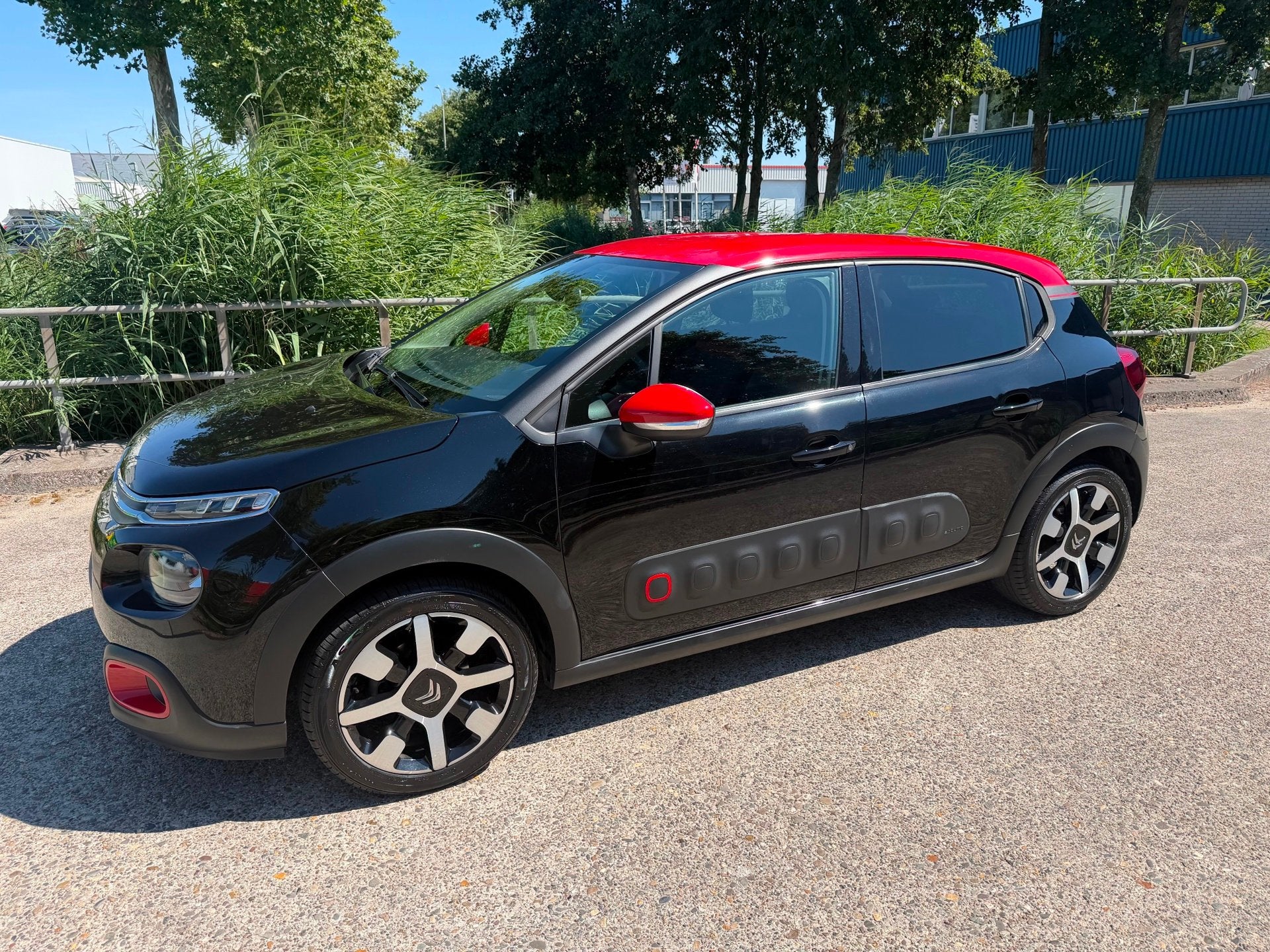 Citroen C3 1.2 PureTech S&S Shine!Automaat!2018!Carplay!PDC!, Auto's, 450 kg, Gebruikt, Euro 6, 1199 cc