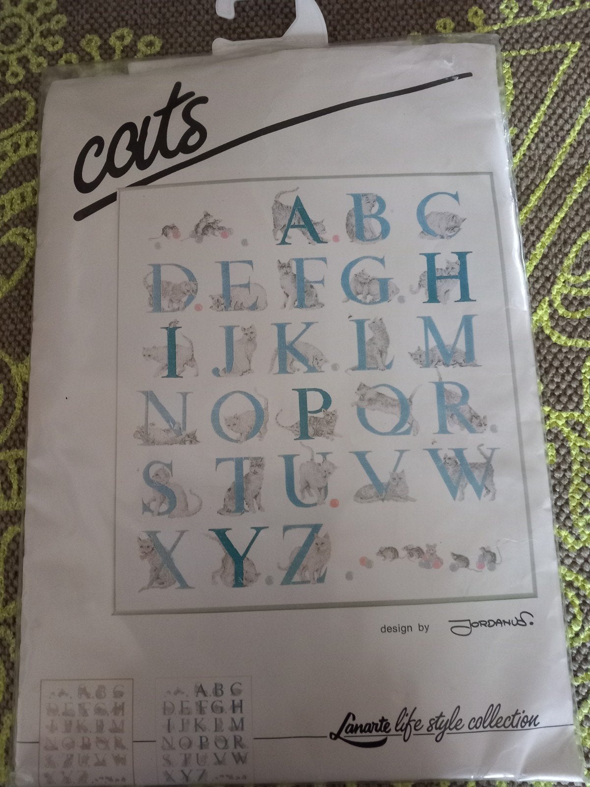 Lanarte Borduurpakket Katten Alfabet - Nieuw, Ophalen of Verzenden, Nieuw, Handborduren, Borduurpakket