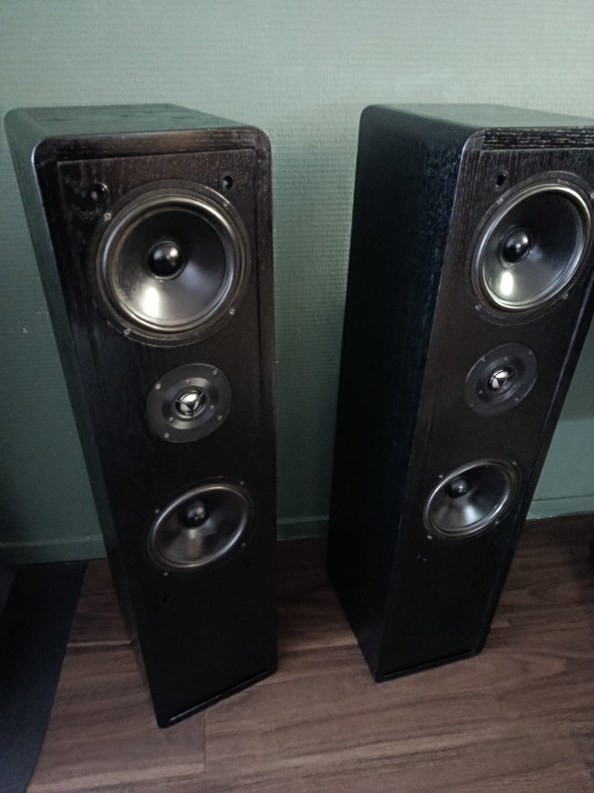 IQ 3240 AT Luidsprekers - vifa drivers, Vloerstaande luidspreker, Gebruikt, 60 tot 120 watt, Basreflex