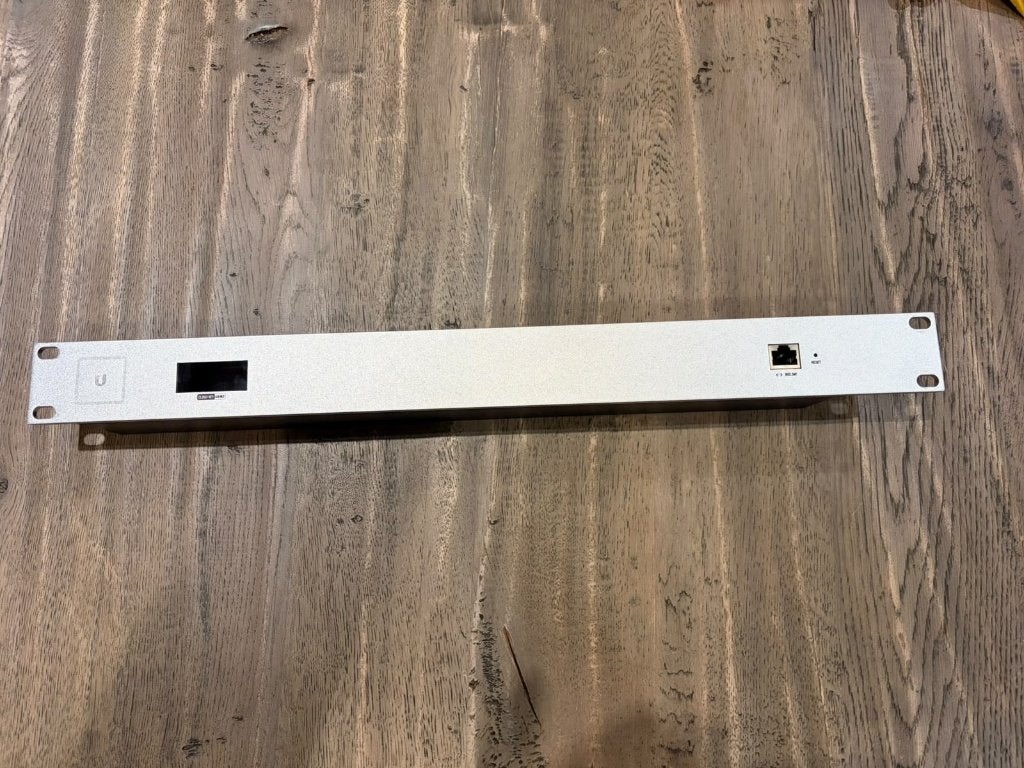 Ubiquiti UniFi Cloud Key Gen2 Rack mount kit, Ophalen of Verzenden, Zo goed als nieuw