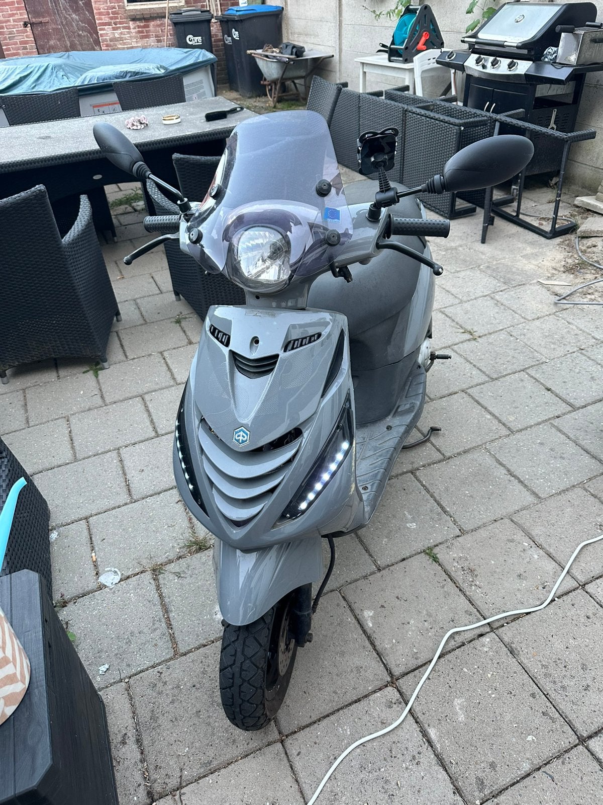 Piaggio zip 80cc snor TERUIL/TEKOOP, Fietsen en Brommers, Scooters | Piaggio, Ophalen of Verzenden, Zo goed als nieuw, Benzine