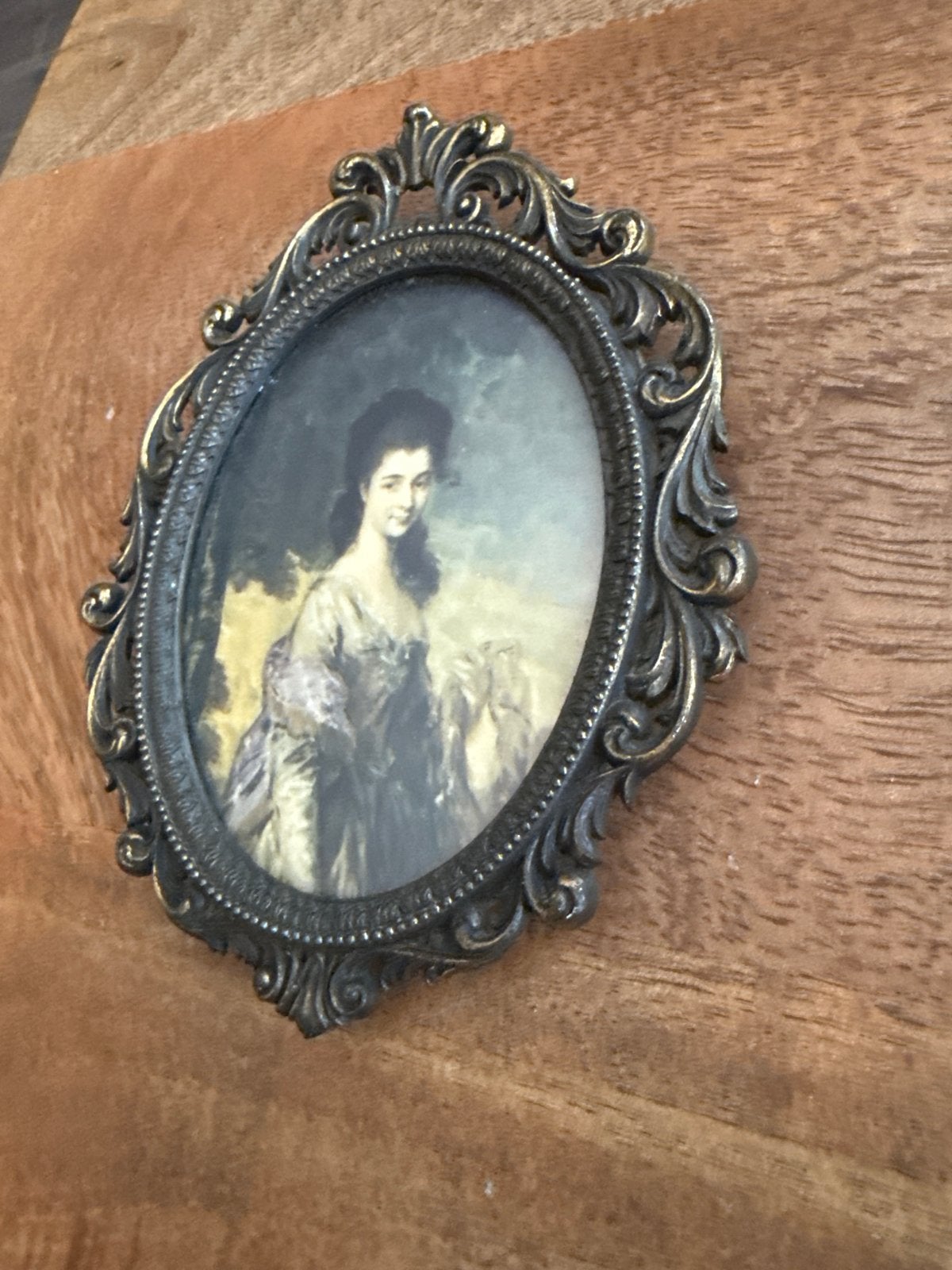 Antiek ovaal schilderijtje met bol glas - Dame portret, Ophalen of Verzenden