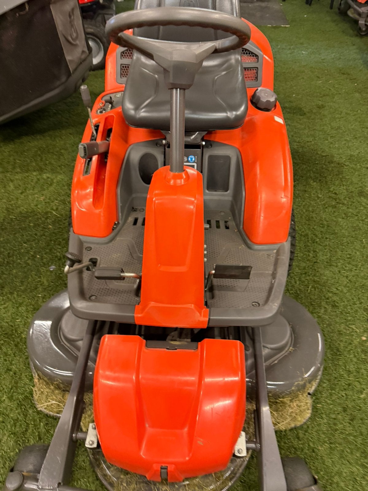 Husqvarna Rider 318, Tuin en Terras, Zitmaaiers, Ophalen of Verzenden, Zo goed als nieuw